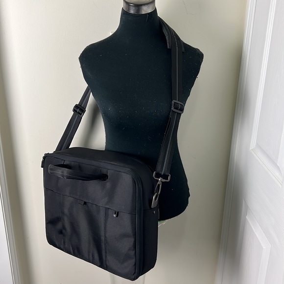Dell Multi Purpose Unisex Work & Laptop Messenger Bag - Picture 8 of 13